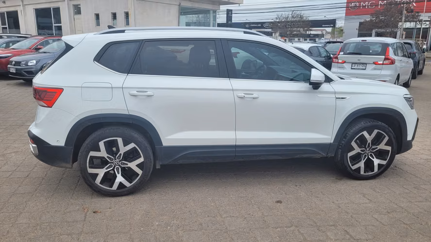 Volkswagen TAOS TSI 4X2 1.4 FULL AUT. 1.4 • 4x2 • Automática • 2024