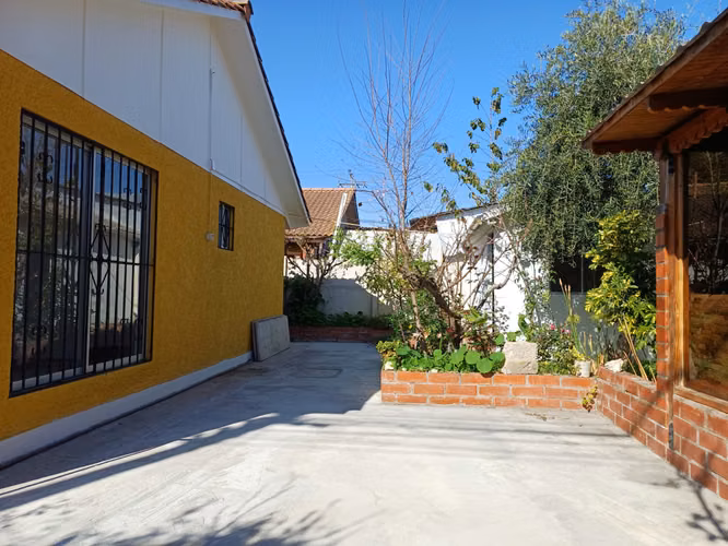  120 m² Construidos | 4 Dormitorios | Sector Residencial Consolidado