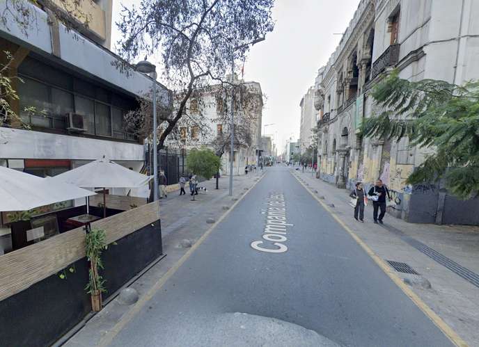 OPORTUNIAD!!! AMPLIO ESTACIONAMIENTO SANTIAGO CENTRO - Imagen 4