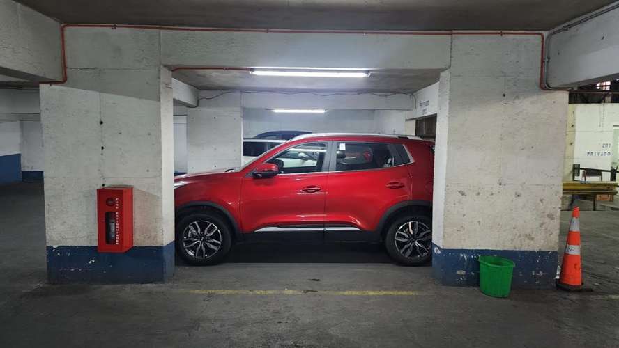 OPORTUNIAD!!! AMPLIO ESTACIONAMIENTO SANTIAGO CENTRO - Imagen 7