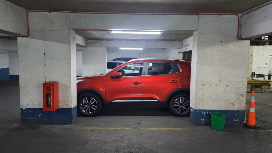 OPORTUNIAD!!! AMPLIO ESTACIONAMIENTO SANTIAGO CENTRO