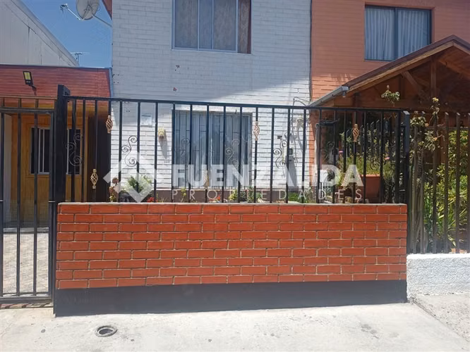 Casa en venta de 4 dorm. en Maipú