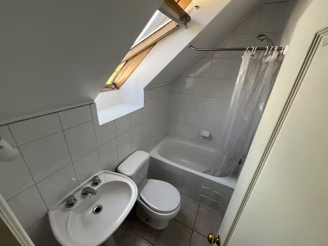 CASA CON LA MEJOR UBICACION DE SAN CARLOS DE APOQUINDO - Imagen 19