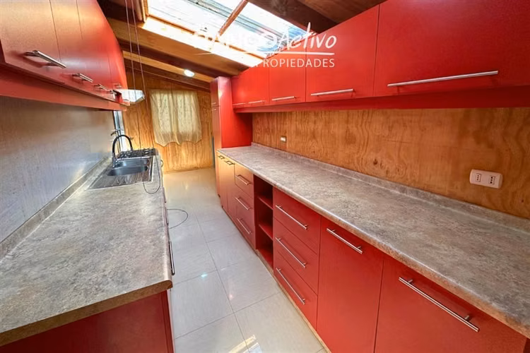 Casa en Valdivia Ampliada con Quincho de 3D, 2B en Arriendo