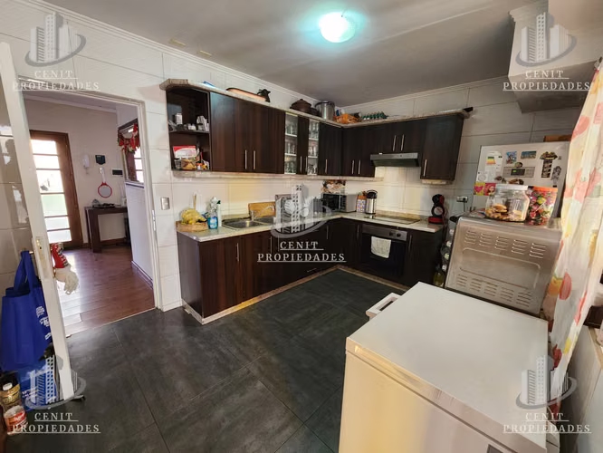 CASA EN CONDOMINIO EN VENTA, 5 MINUTOS DE PLAZA DE ARMAS TALCA