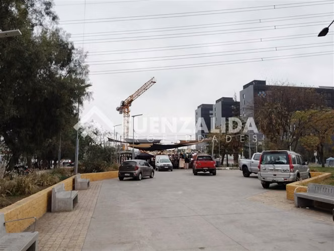 Sitio Comercial Esquina Hospital Félix Bulnes/Metro Huelen