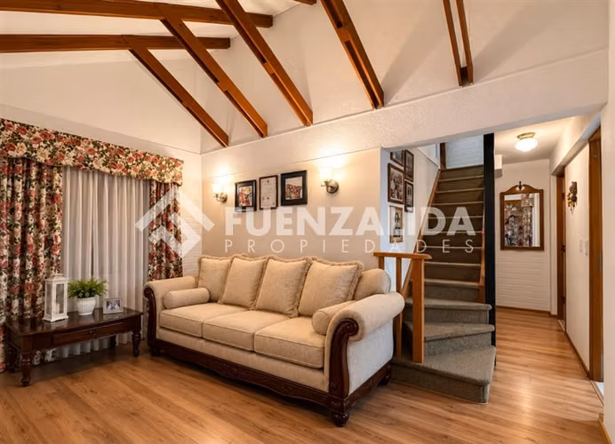 Casa en venta de 3 dorm. en Pudahuel