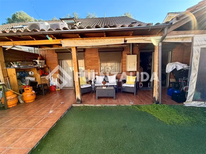 Casa en venta de 3 dorm. + 2 baños en Maipú