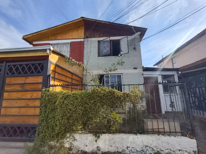 Venta de Casa 3D 2B+ Estc  Av. Abisinia (Maipú)