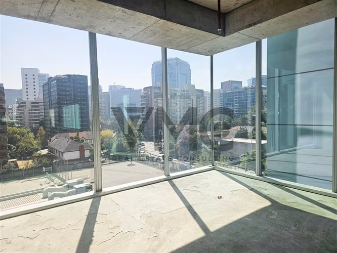 Oficina en arriendo en Las Condes / Manquehue
