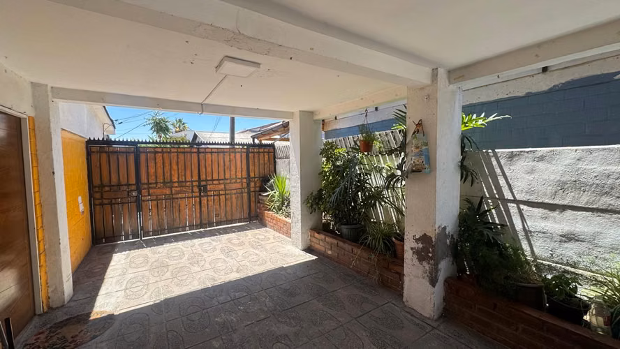 AMPLIA PROPIEDAD REGULARIZADA AV.SAN CARLOS