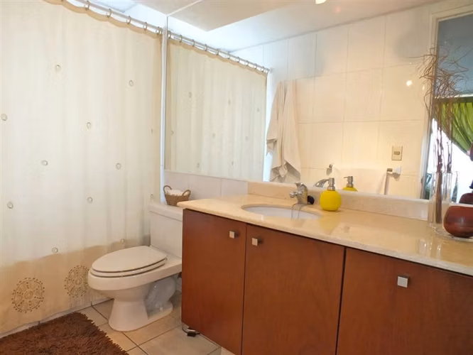 Departamento en venta de 3 dorm. en Las Condes