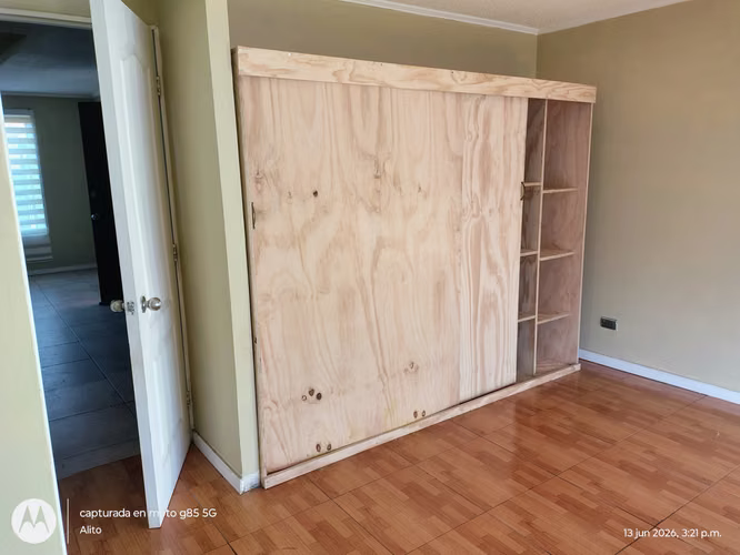 SE ARRIENDA VIVIENDA
