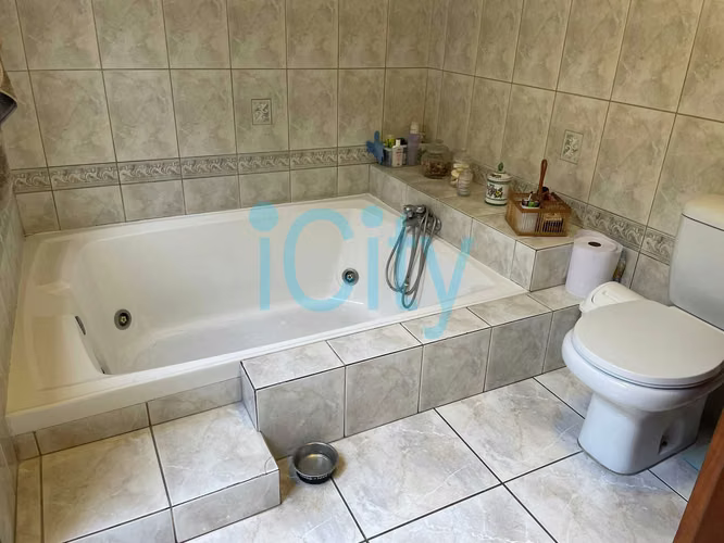 Gran Terreno de 1.233 m² con Alto Potencial  (169602)