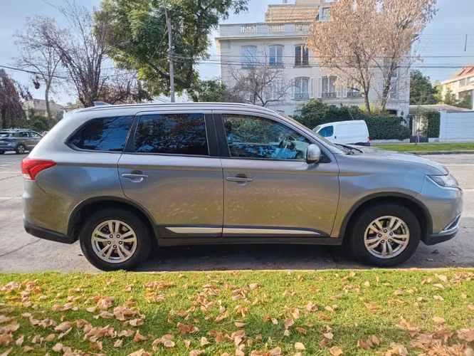 MITSUBISHI OUTLANDER 2.0 AT  2019