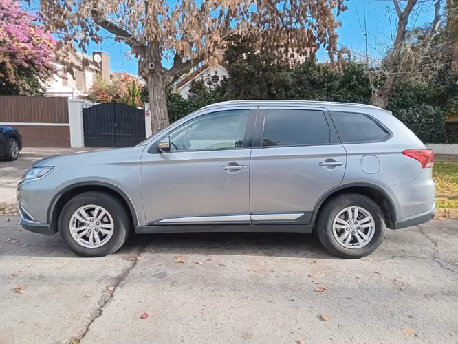 MITSUBISHI OUTLANDER 2.0 AT  2019