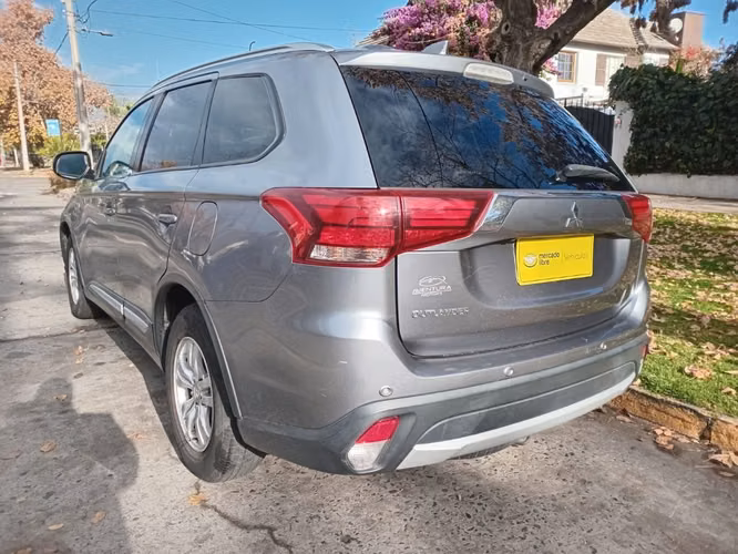 MITSUBISHI OUTLANDER 2.0 AT  2019
