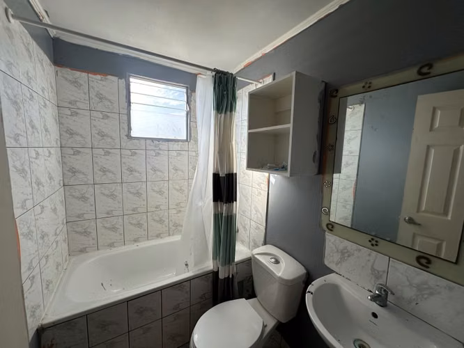Casa De Esquina Con Ubicación Privilegiada !!! - Imagen 7