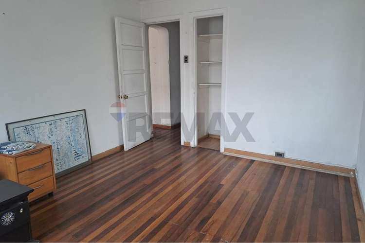 Amplia casa con gran potencial de remodelación - Imagen 10