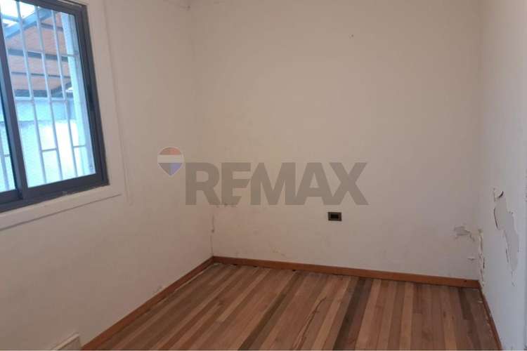 Amplia casa con gran potencial de remodelación - Imagen 19