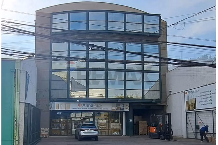 Edificio industrial-comercial de  2.143 m².