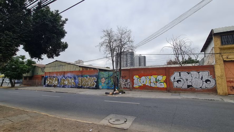 TERRENO 1.150 m2: MAPOCHO A 2 CUADRAS DE MATUCANA. FUTURA ESTACIÓN DE METRO