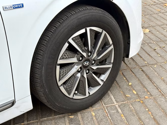 HYUNDAI IONIQ 2021
