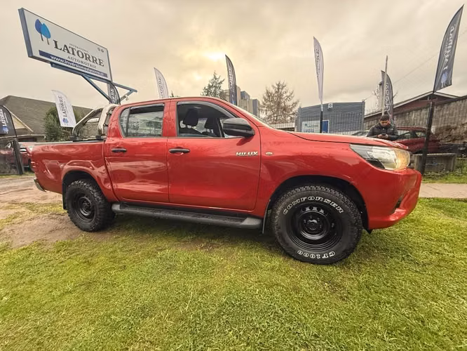 TOYOTA HILUX DX 2022 4X4