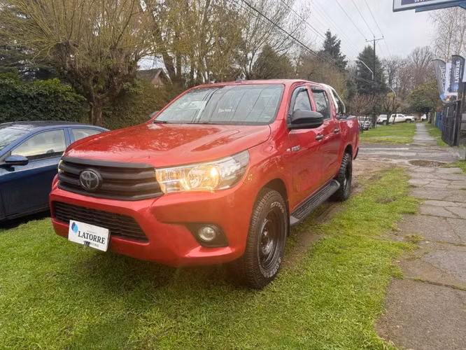 TOYOTA HILUX DX 2022 4X4