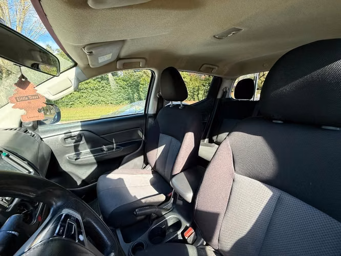 MITSUBISHI L200 CR 2022 4X2 - Imagen 6