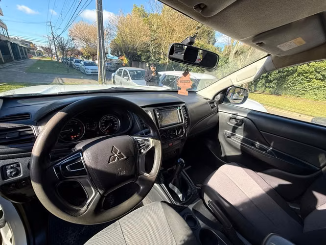 MITSUBISHI L200 CR 2022 4X2 - Imagen 5