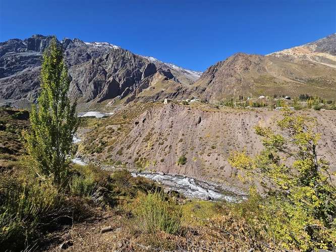 Inversionista. Refugio en Cordillera Lo Valdés S.J. Maipo.