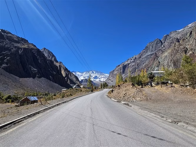Inversionista. Refugio en Cordillera Lo Valdés S.J. Maipo.