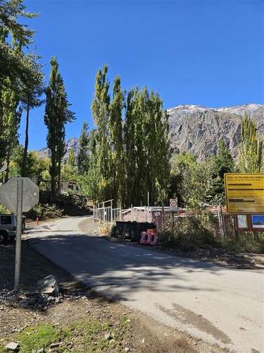 Inversionista. Refugio en Cordillera Lo Valdés S.J. Maipo.