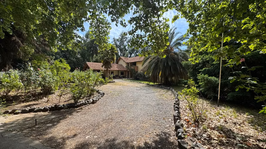MAJESTUOSA CASA ESTILO COLONIAL EN AMPLIO TERRENO DE 6.000M2 - Imagen 3