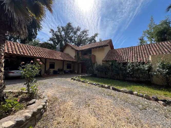 MAJESTUOSA CASA ESTILO COLONIAL EN AMPLIO TERRENO DE 6.000M2