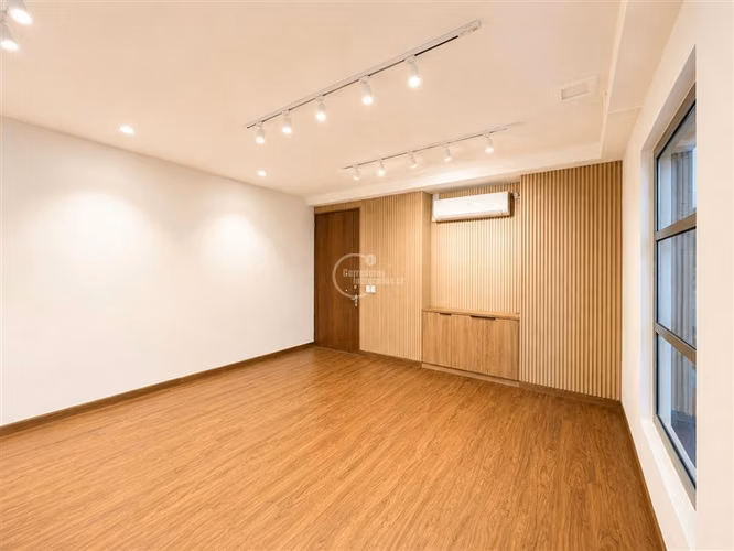 Oficina en arriendo en Huechuraba AV DEL PARQUE REMODELADA