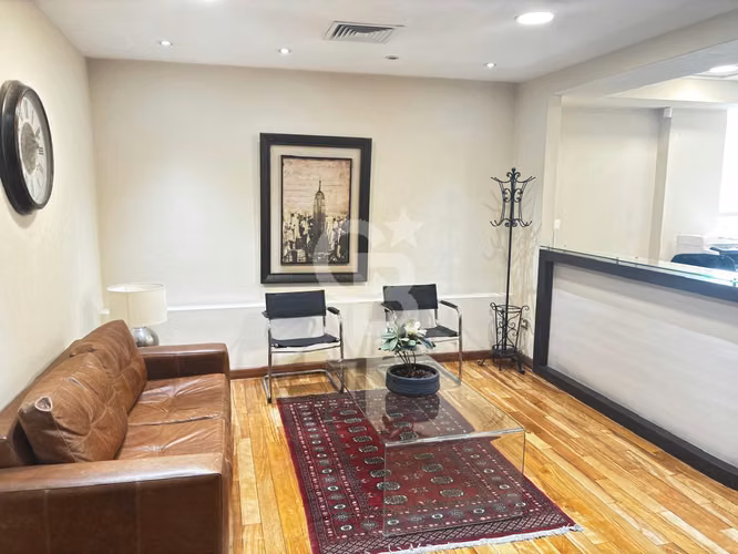 Oficina Duplex Amoblada de 250m2 en Huechuraba
