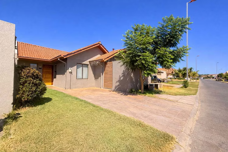 Moderna Vivienda con Espacios Luminosos (169855)