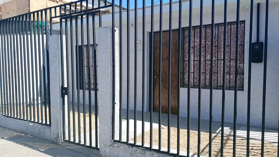 Venta casa 3 Dormitorios, 1 B cercana Terminal buses, Mall plaza de Arica