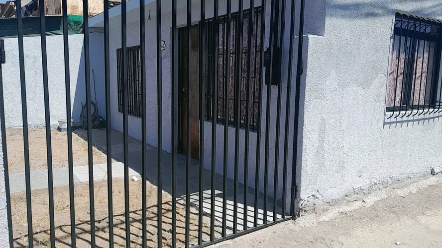 Venta casa 3 Dormitorios, 1 B cercana Terminal buses, Mall plaza de Arica