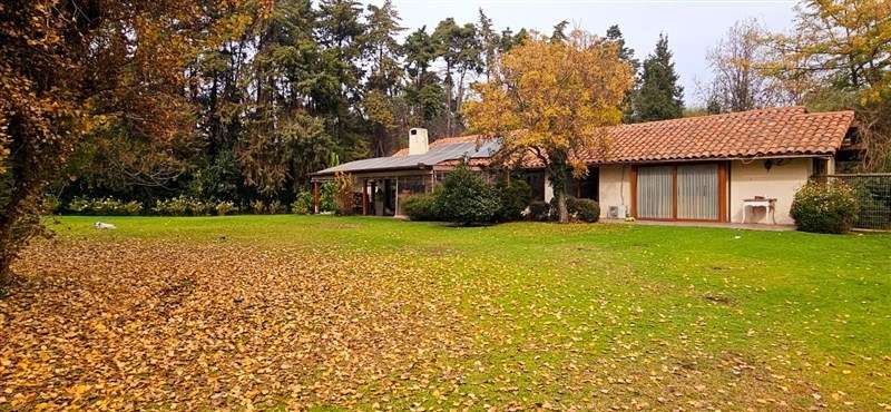 Casa en arriendo de 4 dorm. en Colina