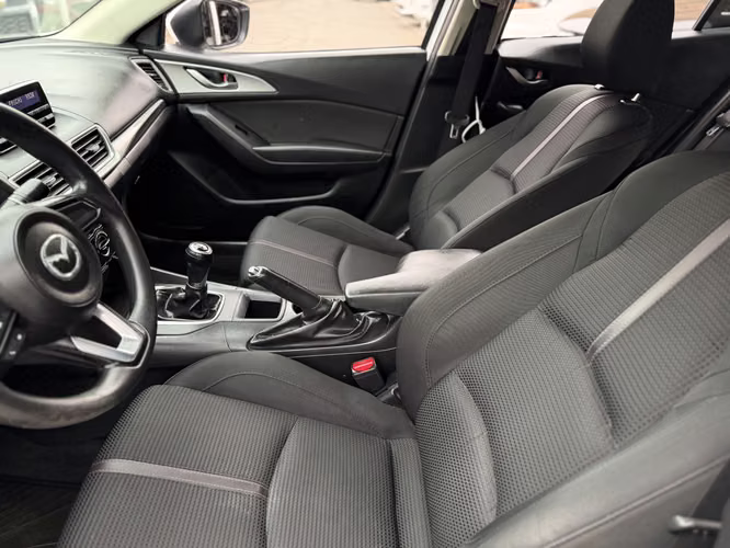 MAZDA NEW3 2018