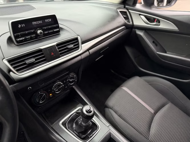MAZDA NEW3 2018