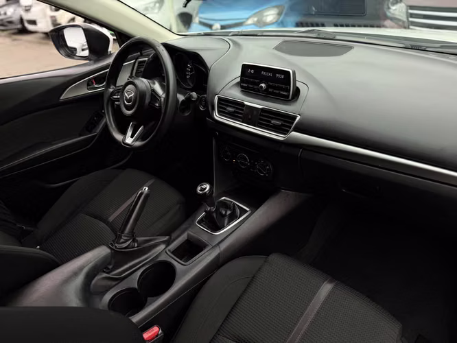 MAZDA NEW3 2018
