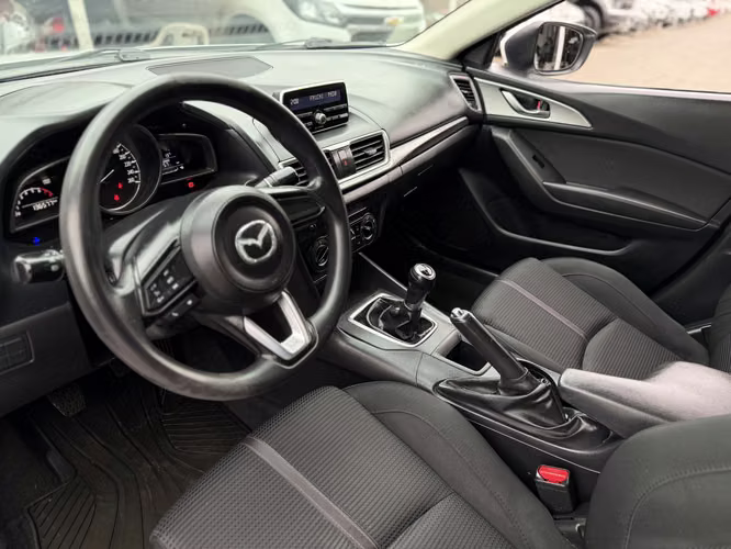 MAZDA NEW3 2018