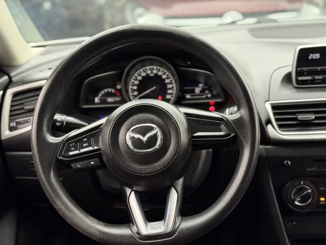 MAZDA NEW3 2018