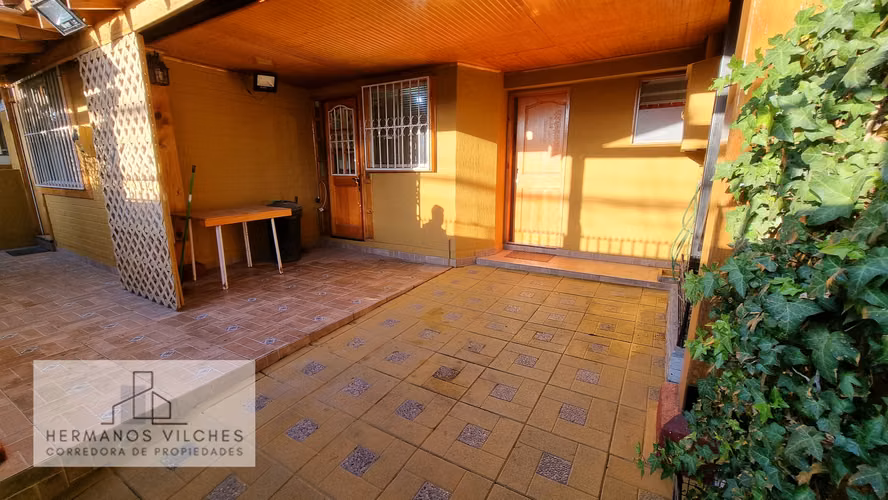 Excelente oportunidad habitacional en la comuna de Maipú.-