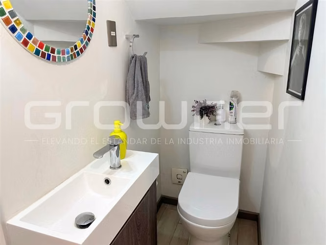 Venta casa de 2 Pisos, Norte, 3B - 2D jardín, 204m2