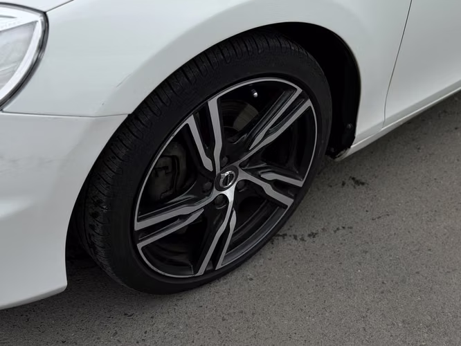 VOLVO V40 T4 2017